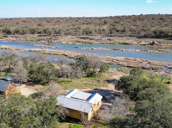 103 E Indian Bend Rd, Llano, TX 78643