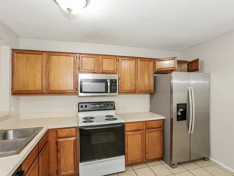 6505 Nicole Way — Photo 8