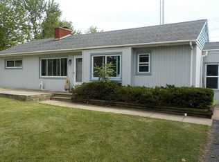 5823 E Chrysler Dr, Belvidere, IL 61008