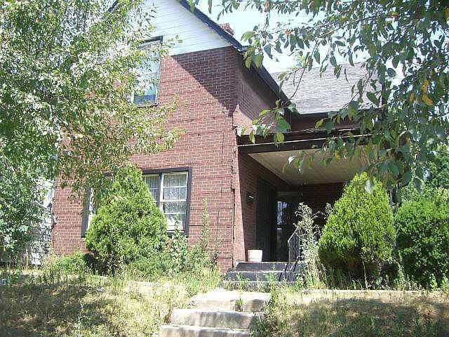 1st image of 608 E Lincoln St