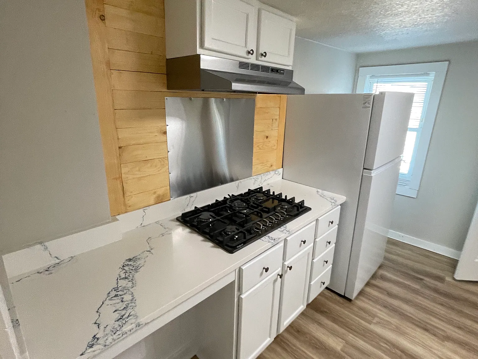2 bed, 850 sqft, $1,300 — Photo 3