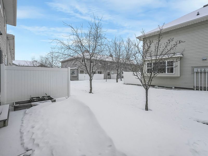 Edmonton Townhouse for rent - 3 Bedrooms — photo 9