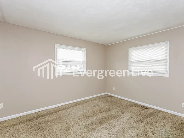 8892 Neptune Dr — Photo 11