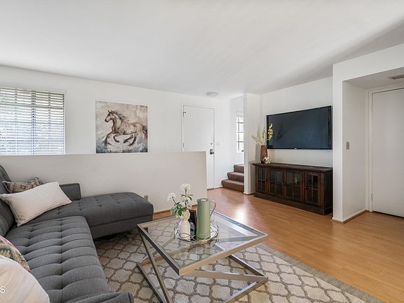 4th image of 116 Chapel Ave Unit B