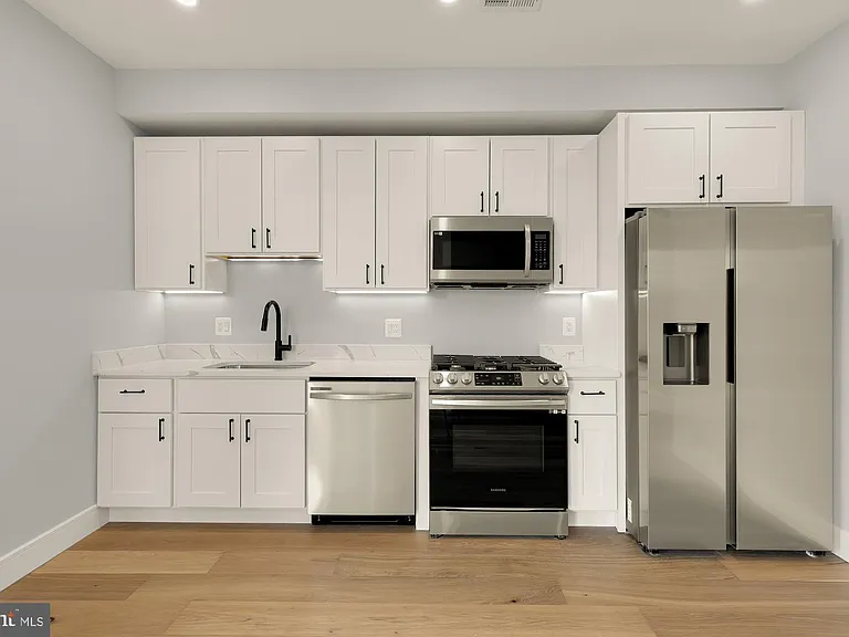 3215 Mount Pleasant St NW #203 — Photo 3