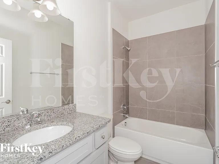 303 Corbel Ln — Photo 14