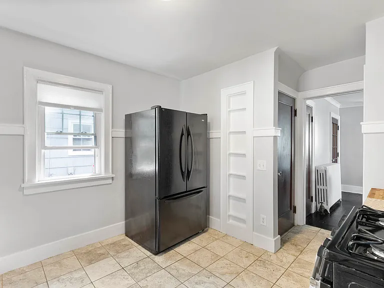 98 Irvington Rd — Photo 10