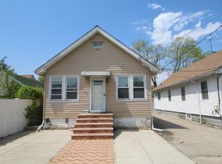 13536 245th St, Rosedale, NY 11422