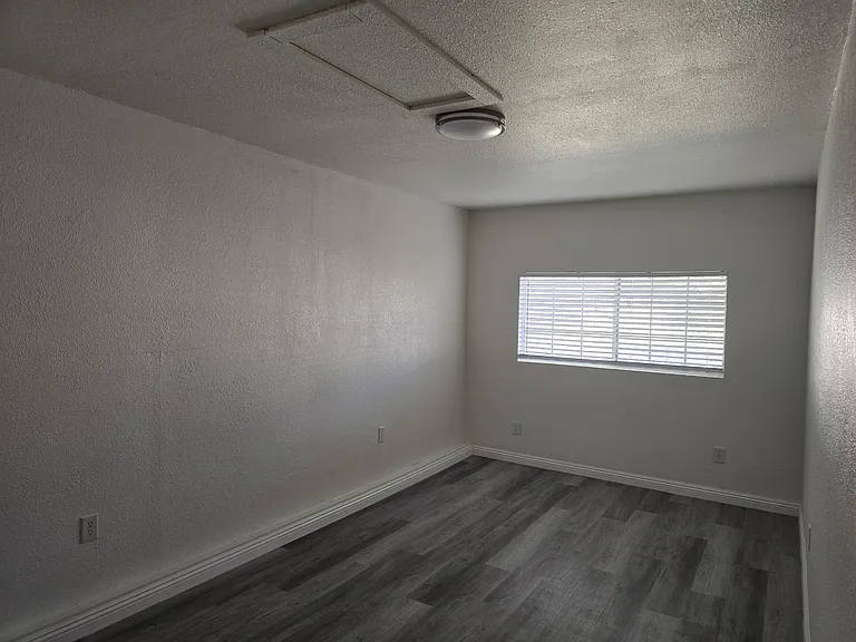 Acacia St — Photo 9