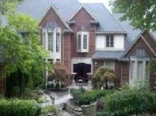 1724 Heron Ridge Dr, Bloomfield Hills, MI