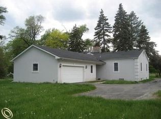 20635 Meridian Rd, Grosse Ile, MI 48138