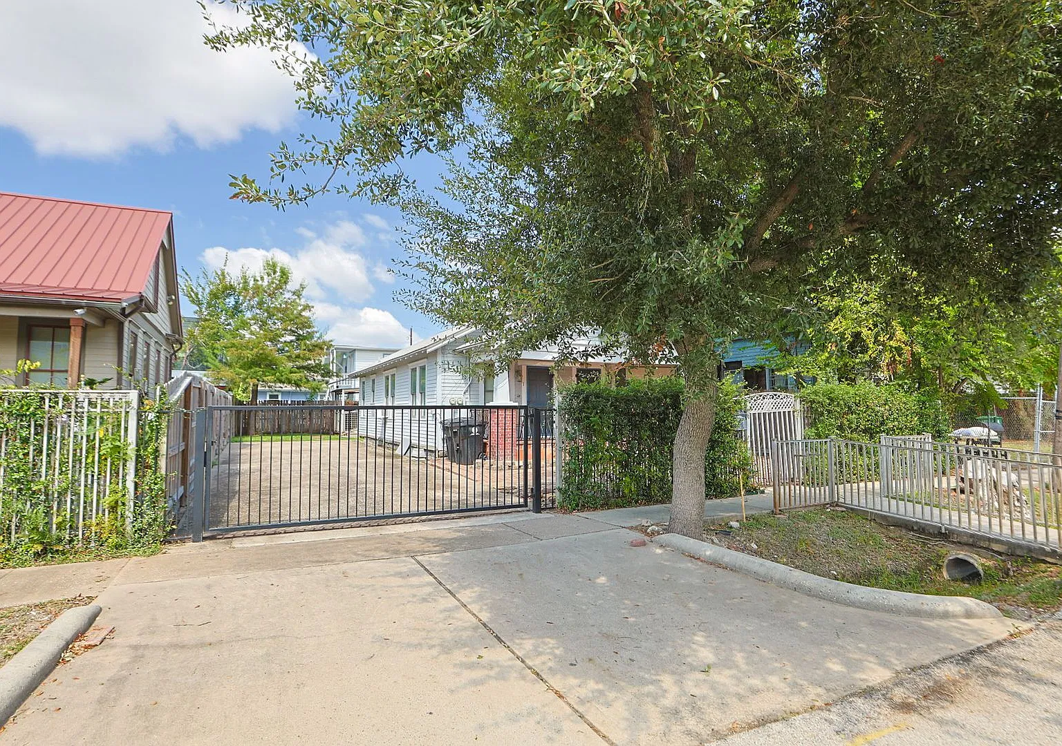 For Lease | 1 Bed, 1 Bath | 675 Sq Ft | Near Downtown | — Photo 2