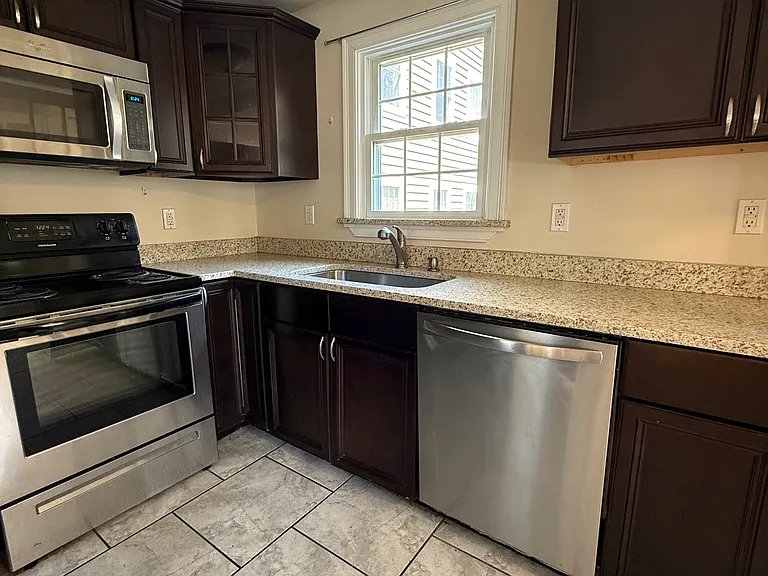 3510 Lafayette Rd #118 — Photo 2