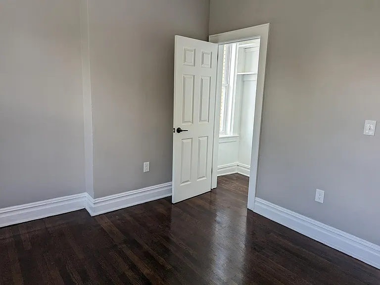 45 Linden St #5 — Photo 10