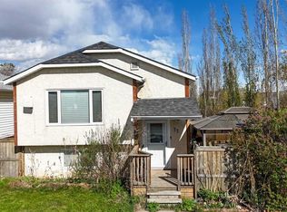 27 W Erin Grove Ct SE, Calgary, AB T2B 3A8