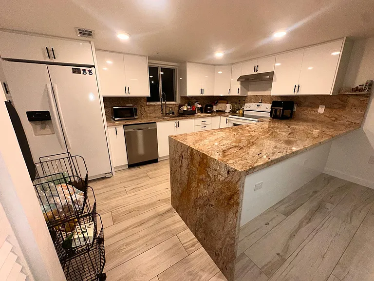 631 NW 82nd Ave #219 — Photo 11