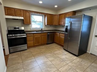 102 Hyatt Ave, Yonkers, NY 10704