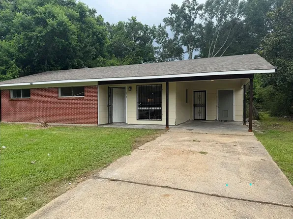 319 Queen Margaret Ln, Jackson, MS 39209