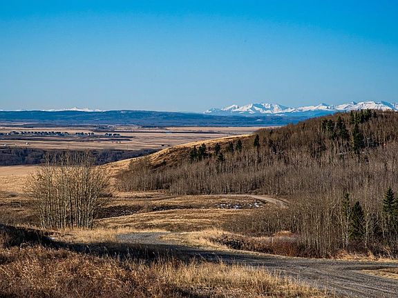 2nd image of 260100 Glenbow Rd