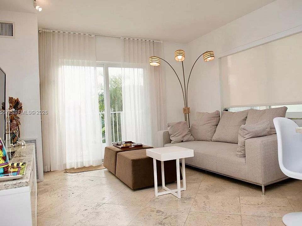 1st image of 1420 Pennsylvania Ave APT 210