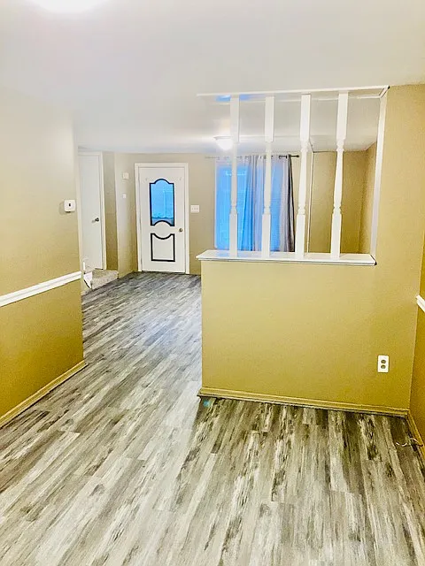 3 bed, 1.5 bath, 1152 sqft, $1,900 — Photo 2