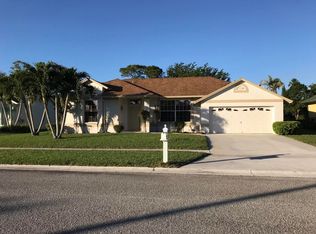 130 Royal Pine Cir N, Royal Palm Beach, FL 33411