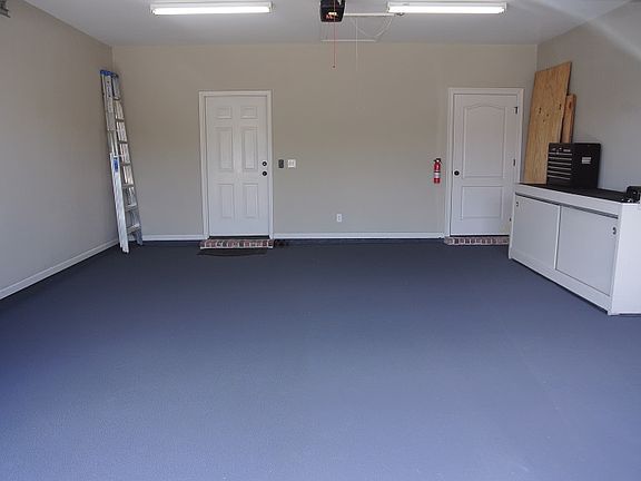 3rd image of 123 Gateway Dr