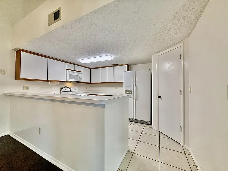 463 E Springtree Way — Photo 8