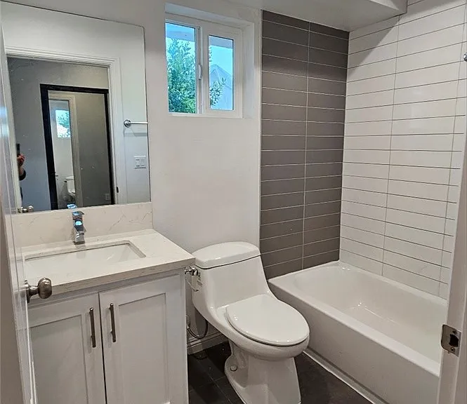 213 W 43rd Pl — Photo 10