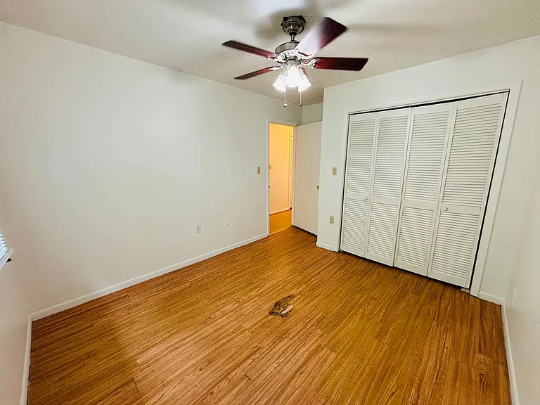 323 Shenandoah Cir — Photo 10
