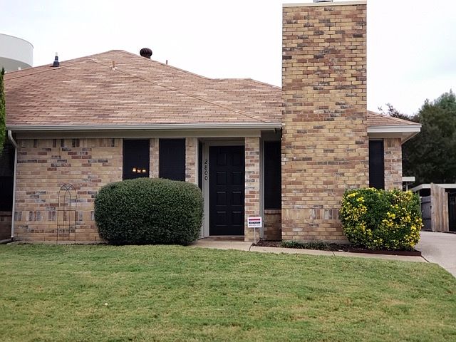 1st image of 2800 London Ct