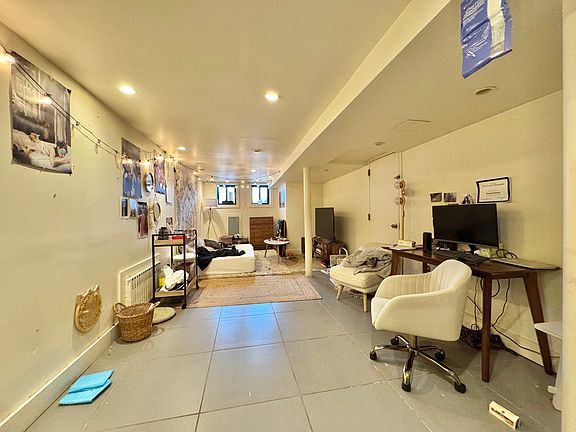 4th image of 1011 Pacific St APT 1R