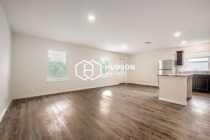 2434 Bermuda Dr — Photo 4
