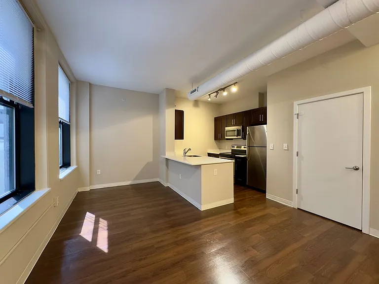 Charming 1 Bedroom/1 Bathroom Apartment Unit in Downtown Baltimore, MD! Unit 416 — Photo 92
