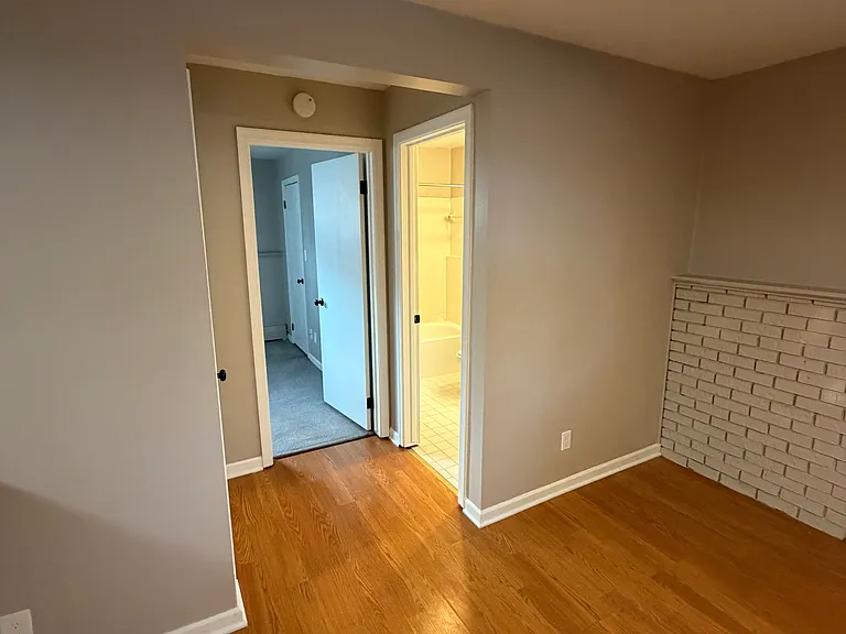 Elora Apartments — Photo 12