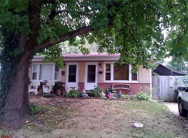 2nd image of 468 Parker Ave