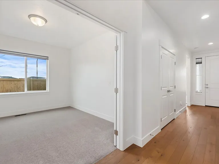 4831 S Colusa Ave — Photo 34