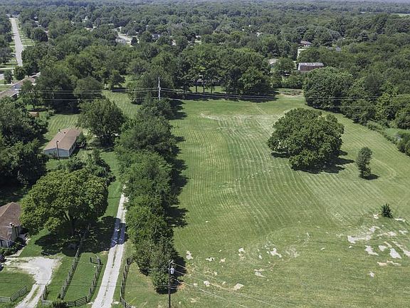 2nd image of 8005 Old Nashville Hwy