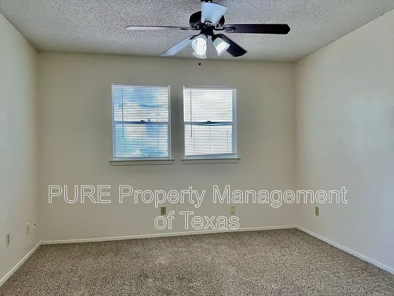 12120 Thompkins Dr #B — Photo 16