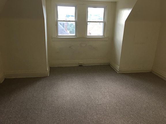 Bedroom 1 - 2