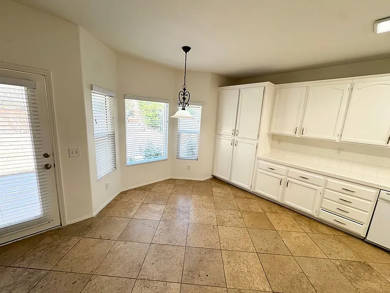 4132 Grandview Dr — Photo 9