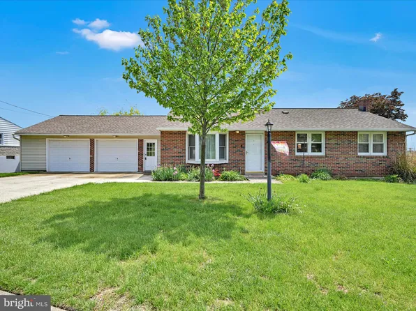 4330 Hilldale Rd, Reading, PA 19606