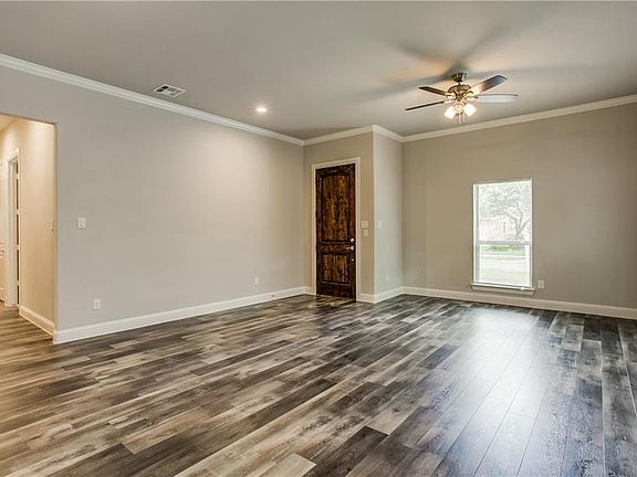 3rd image of 2812 Materhorn Dr