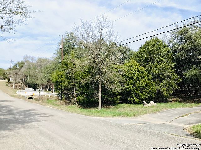 2nd image of 873 Tamarack Dr
