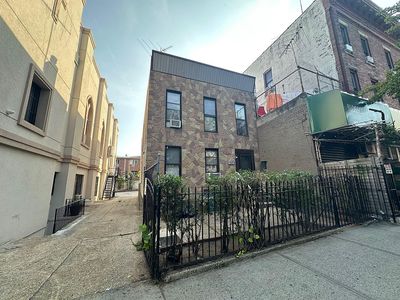 614 50th St, Brooklyn, NY, 11220
