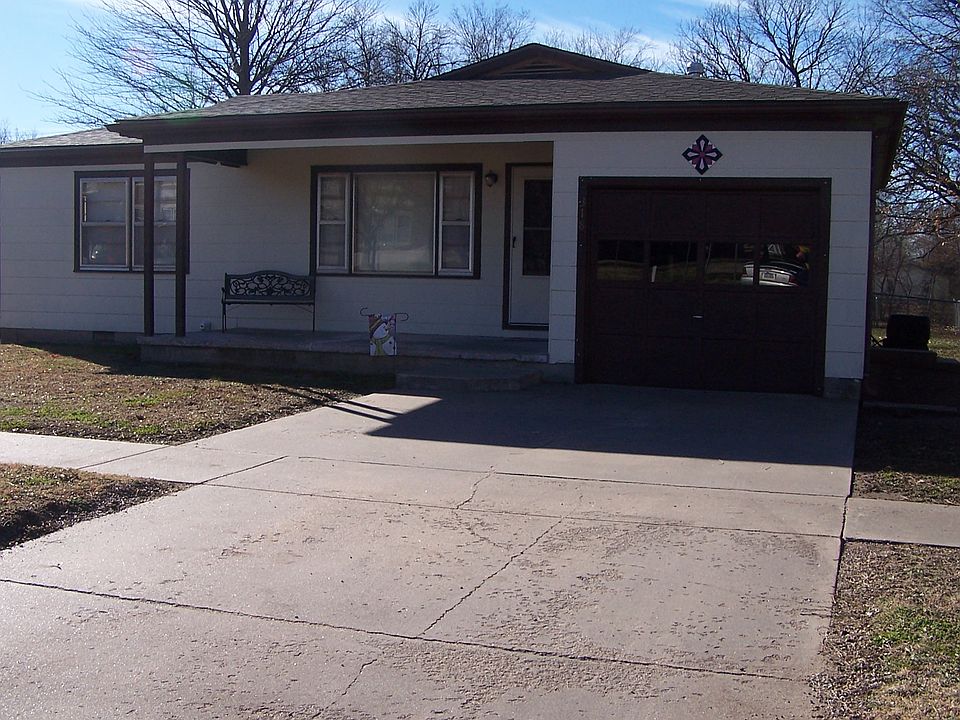 1st image of 318 E College St
