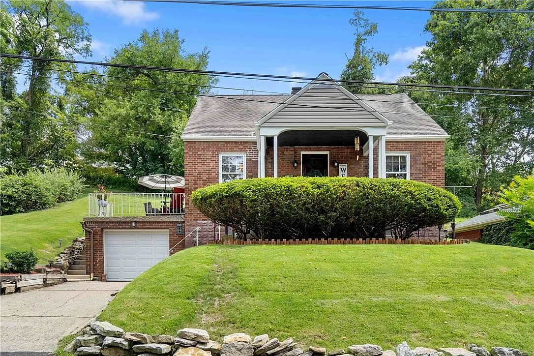 322 Park Dr photo 1