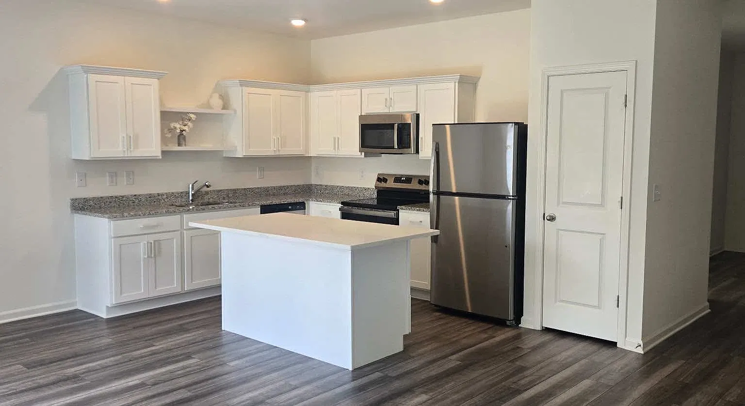 3 bed, 2.5 bath, 1750 sqft, $1,900 — Photo 4