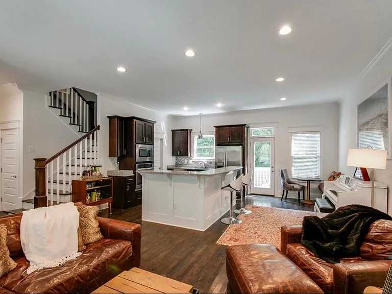 1209 Cline Ave — Photo 8