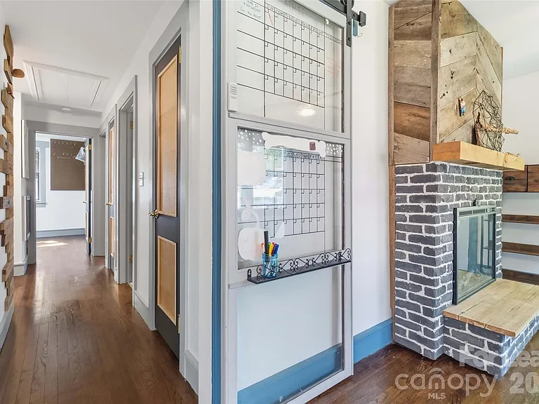 20618 Cornelius Ct — Photo 13